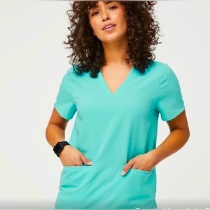 Large Figs Casma three-pocket scrub tag. Large. New with tags. Never worn.